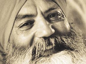 Yogi Bhajan a Yogi Bio aryuvédius teák megalkotója Yogi Bhajan a Yogi Bio aryuvédius teák megalkotója