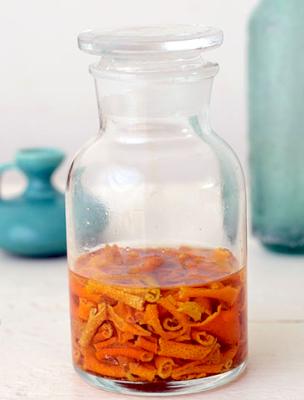 Narancshéj áztatása alkoholban Narancshéj alkoholban