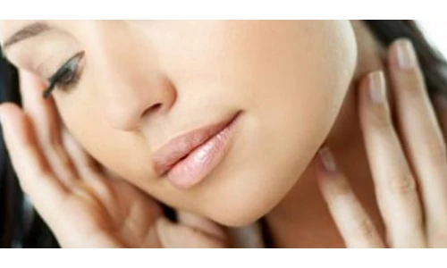 Niacinamide – egy forradalmian új, természetes hatóanyag ráncok, pigmentfoltok és zsíros bőr ellen